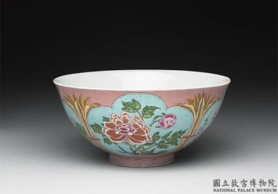 图片[2]-Bowl with flowers of the four seasons on a pink ground in painted enamels, Qing dynasty, Kangxi reign (1662-1722)-China Archive